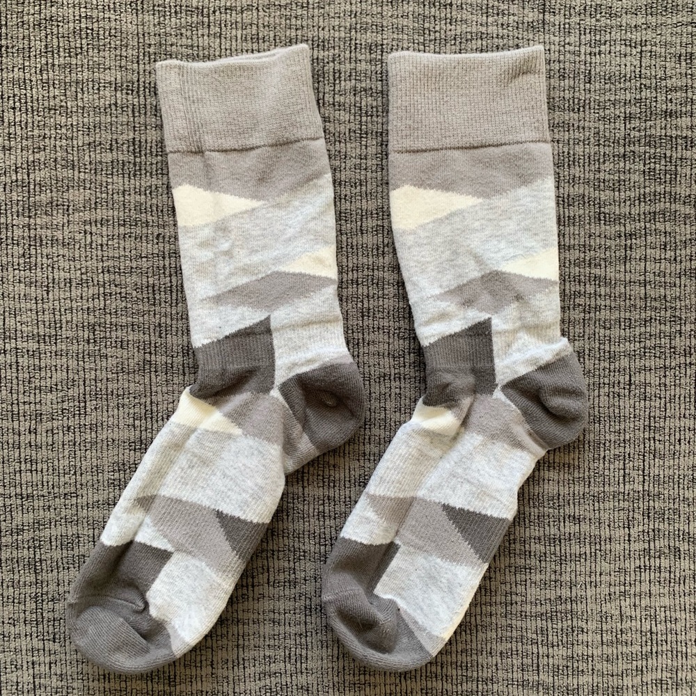 Men’s Pair of Thieves Gray Geometric Pattern Socks Size 6-12